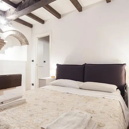 公寓 Ludovico De Varthema, *