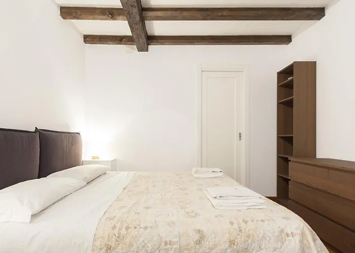 아파트 Ludovico De Varthema, *