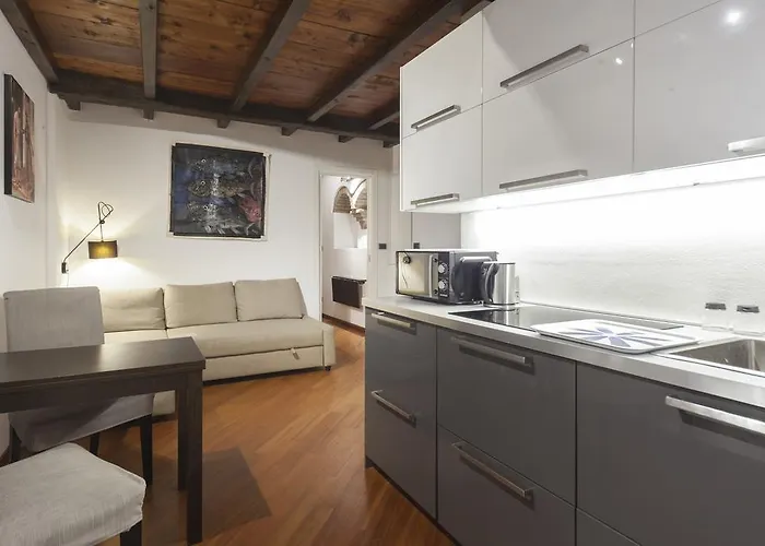 شقة Ludovico De Varthema, *